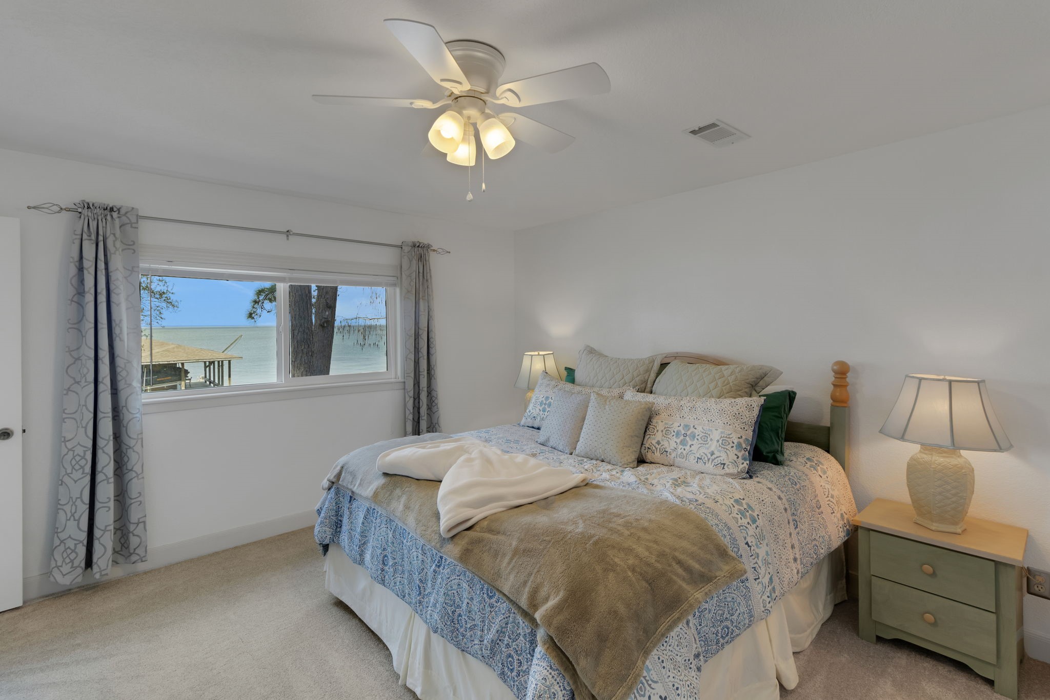 40 Pebble Beach Circle Coldspring, TX 77331 - Photo 28 of 50 Both guest bedrooms and upstairs with views of the lake