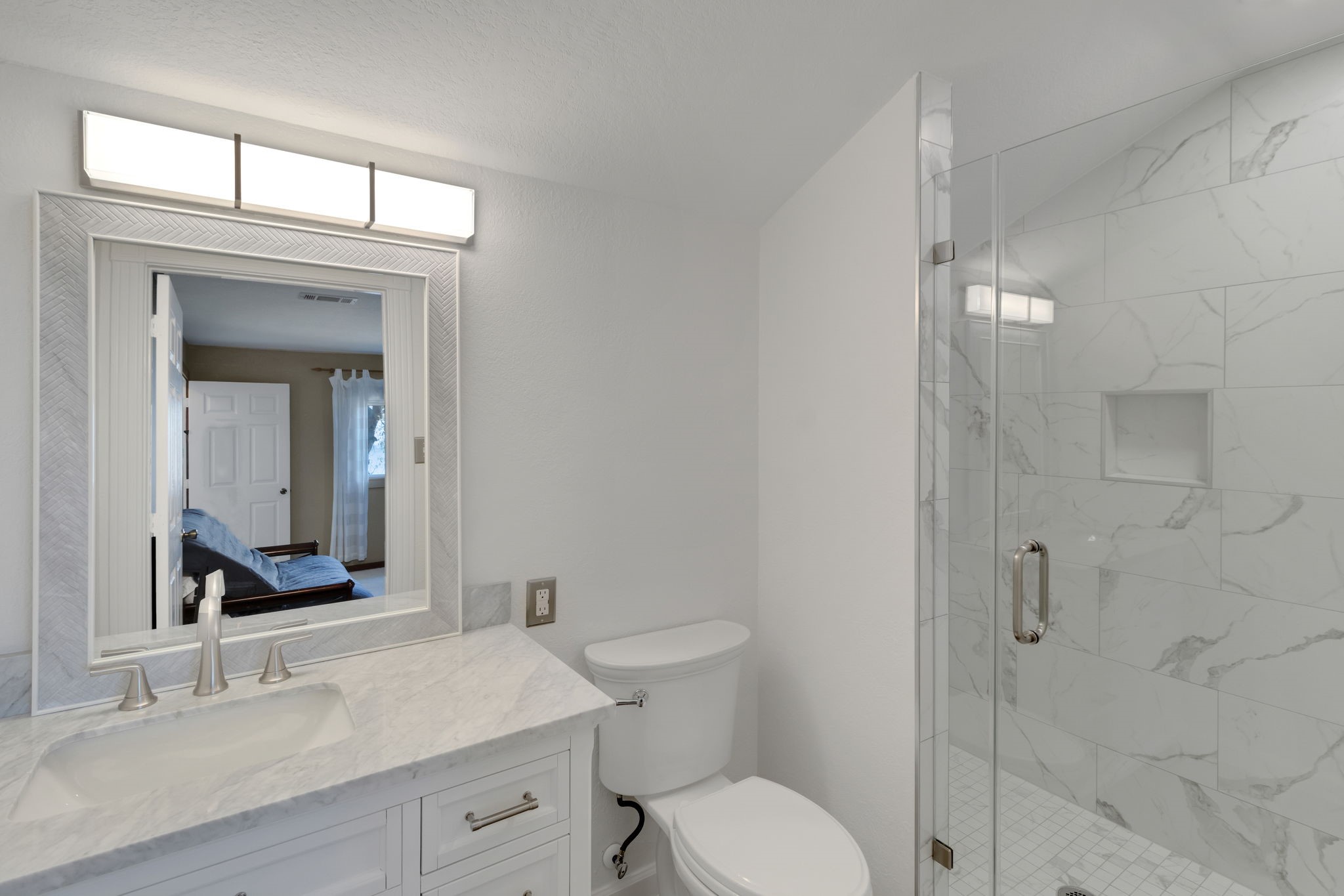 40 Pebble Beach Circle Coldspring, TX 77331 - Photo 33 of 50 Full guest bathroom that was recently renovated