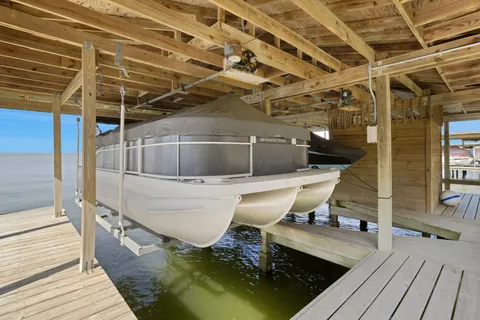 $995,000 | 40 Pebble Beach Circle, Coldspring, TX 77331