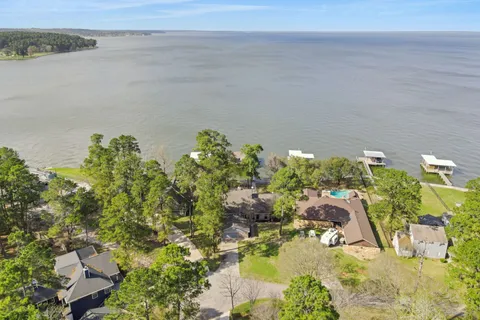 $995,000 | 40 Pebble Beach Circle, Coldspring, TX 77331