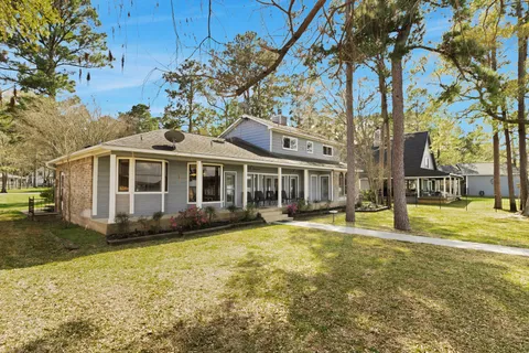 $995,000 | 40 Pebble Beach Circle, Coldspring, TX 77331
