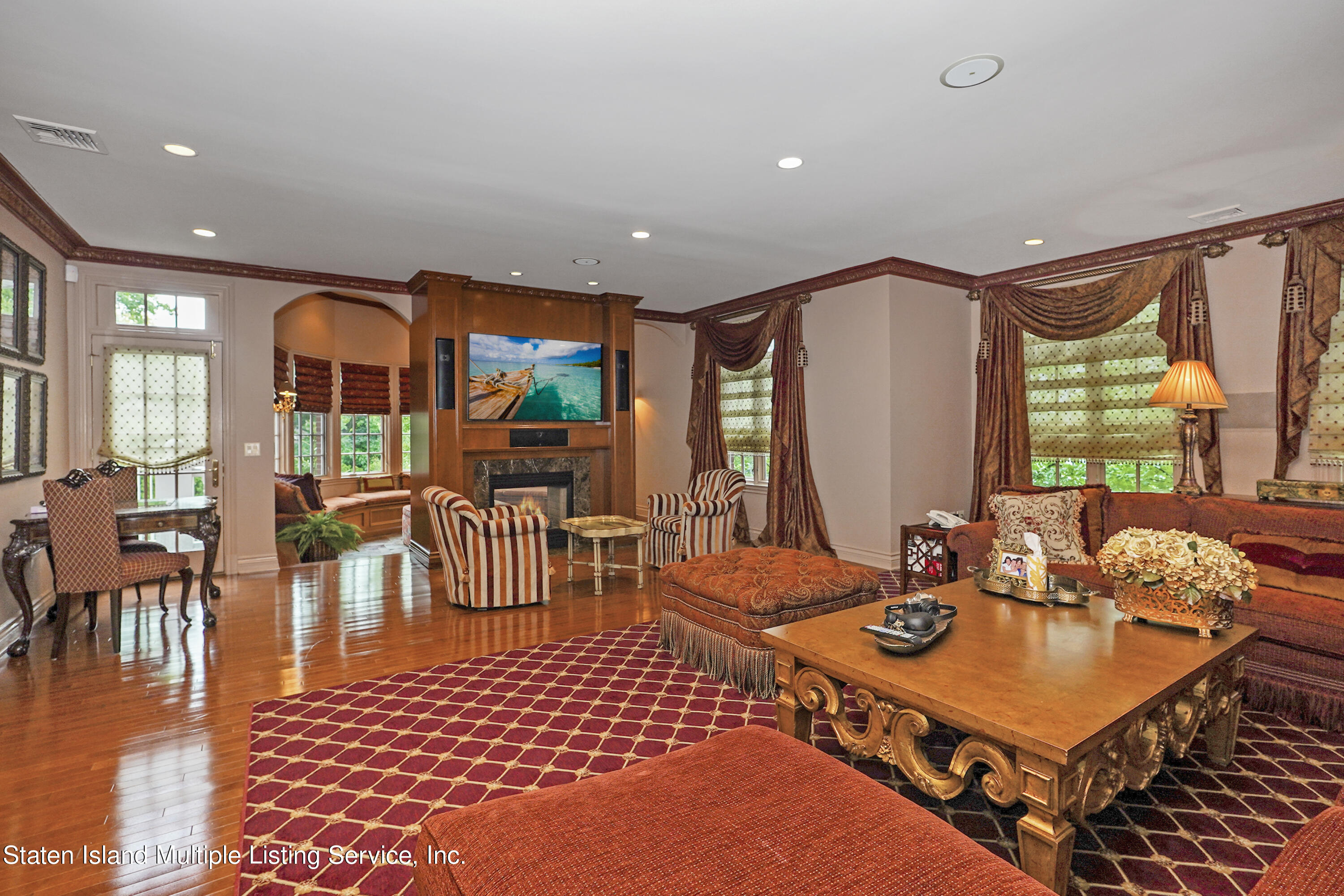 99 Buttonwood Road Staten Island, NY 10304 - Photo 12 of 43 Photo Jan 16 2023, 9 42 13 AM