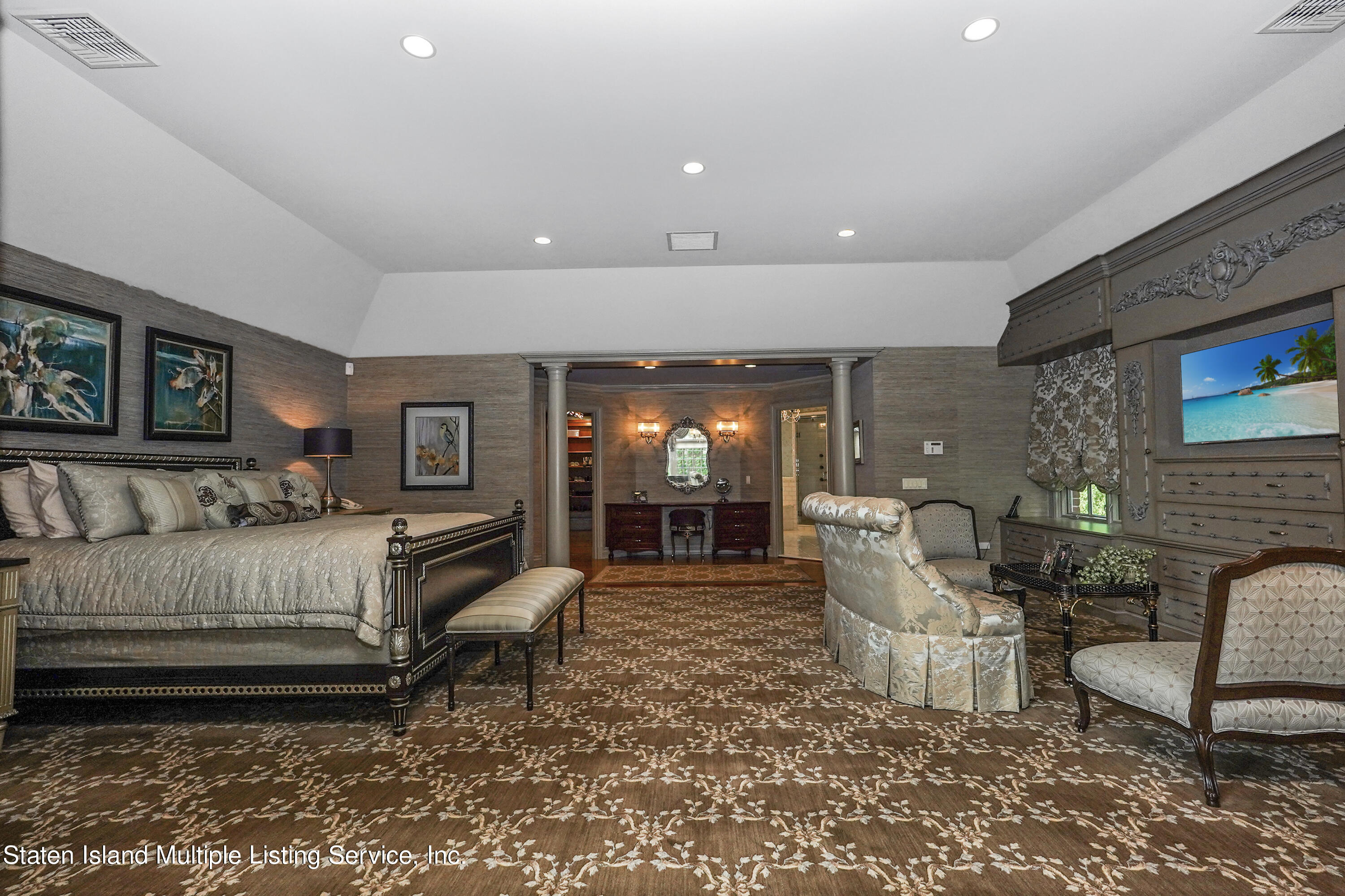 99 Buttonwood Road Staten Island, NY 10304 - Photo 18 of 43 Photo Jan 16 2023, 9 54 49 AM