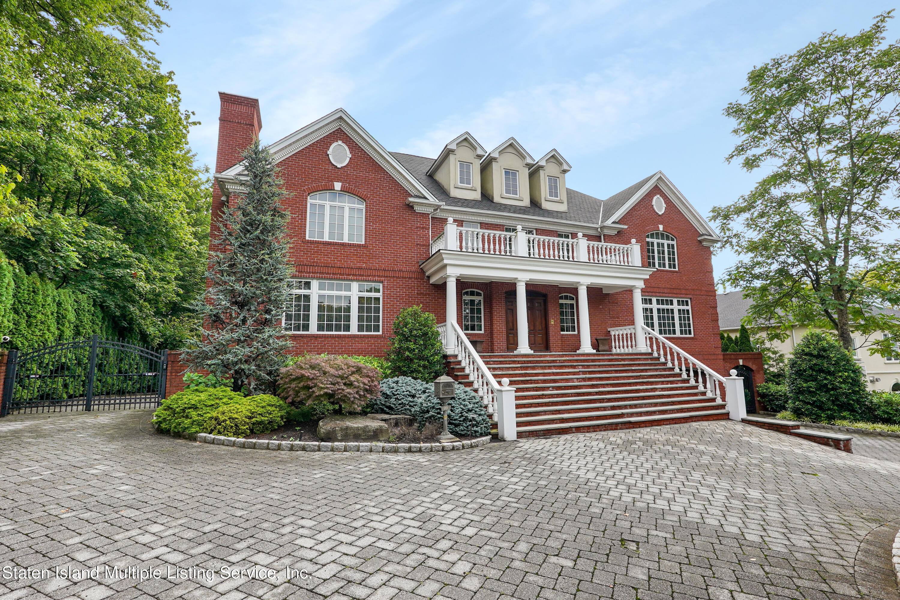 99 Buttonwood Road Staten Island, NY 10304 - Photo 2 of 43 Photo Jan 16 2023, 9 35 45 AM