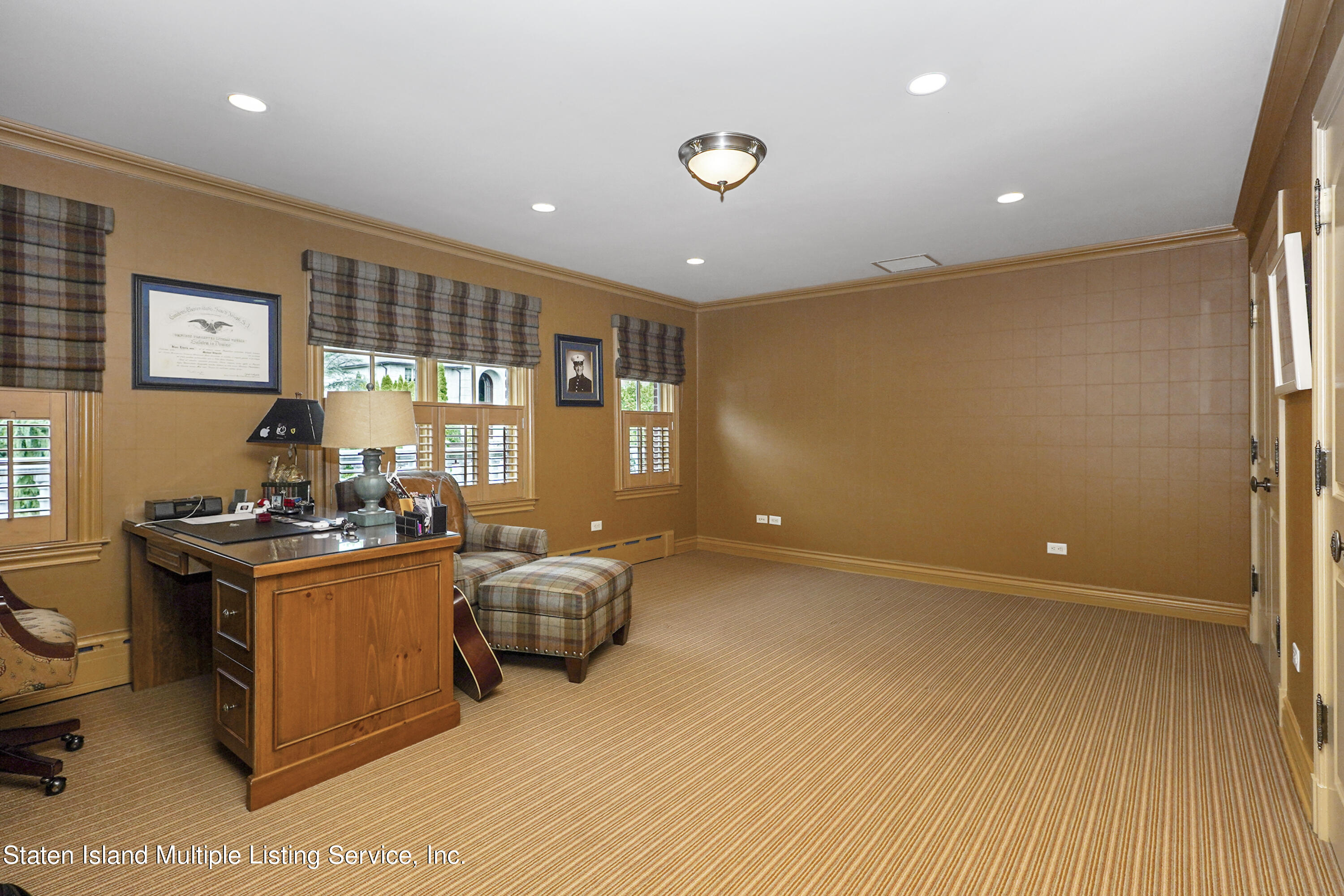 99 Buttonwood Road Staten Island, NY 10304 - Photo 24 of 43 Photo Jan 16 2023, 10 01 24 AM