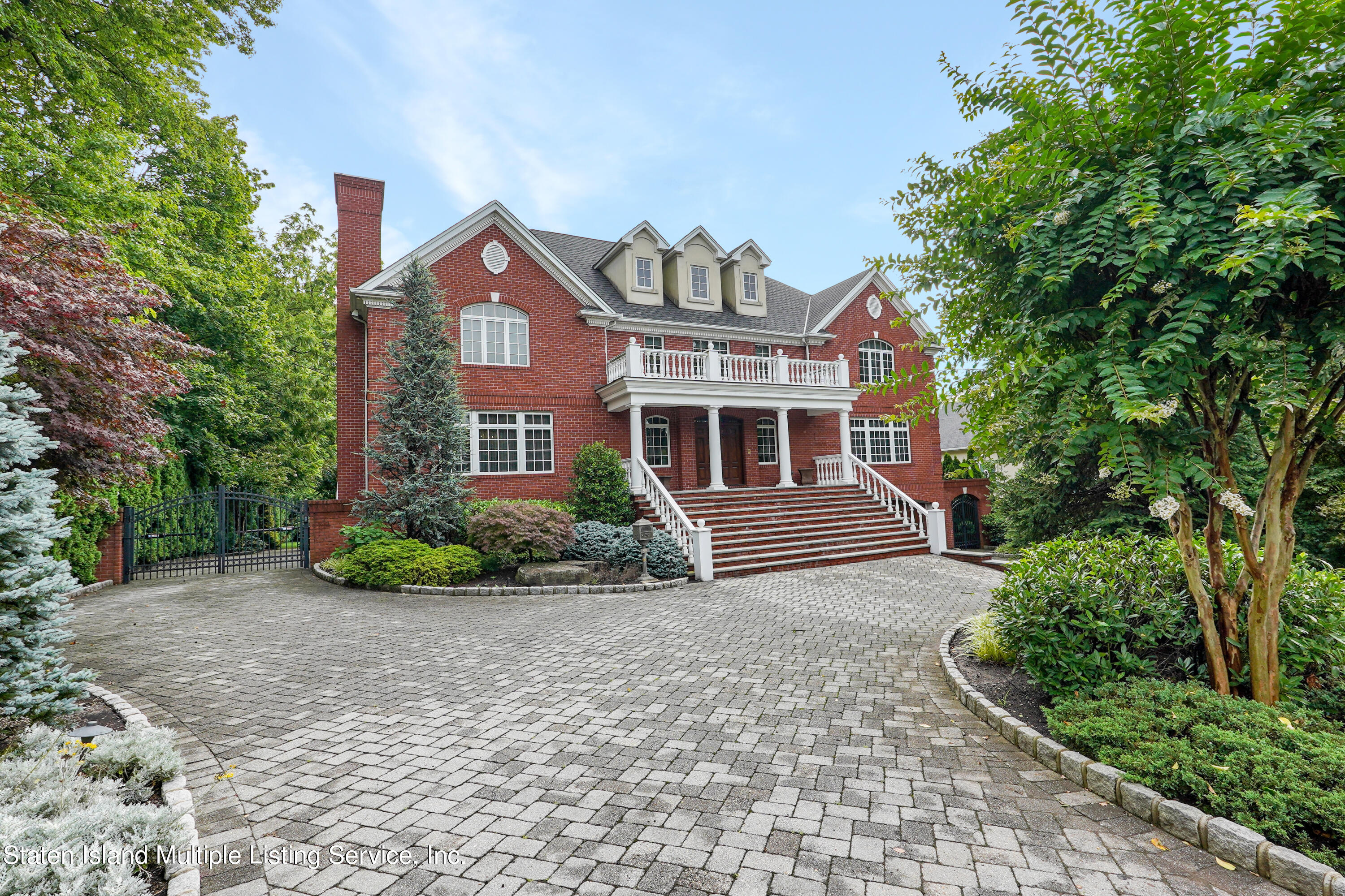 99 Buttonwood Road Staten Island, NY 10304 - Photo 3 of 43 Photo Jan 16 2023, 9 35 32 AM