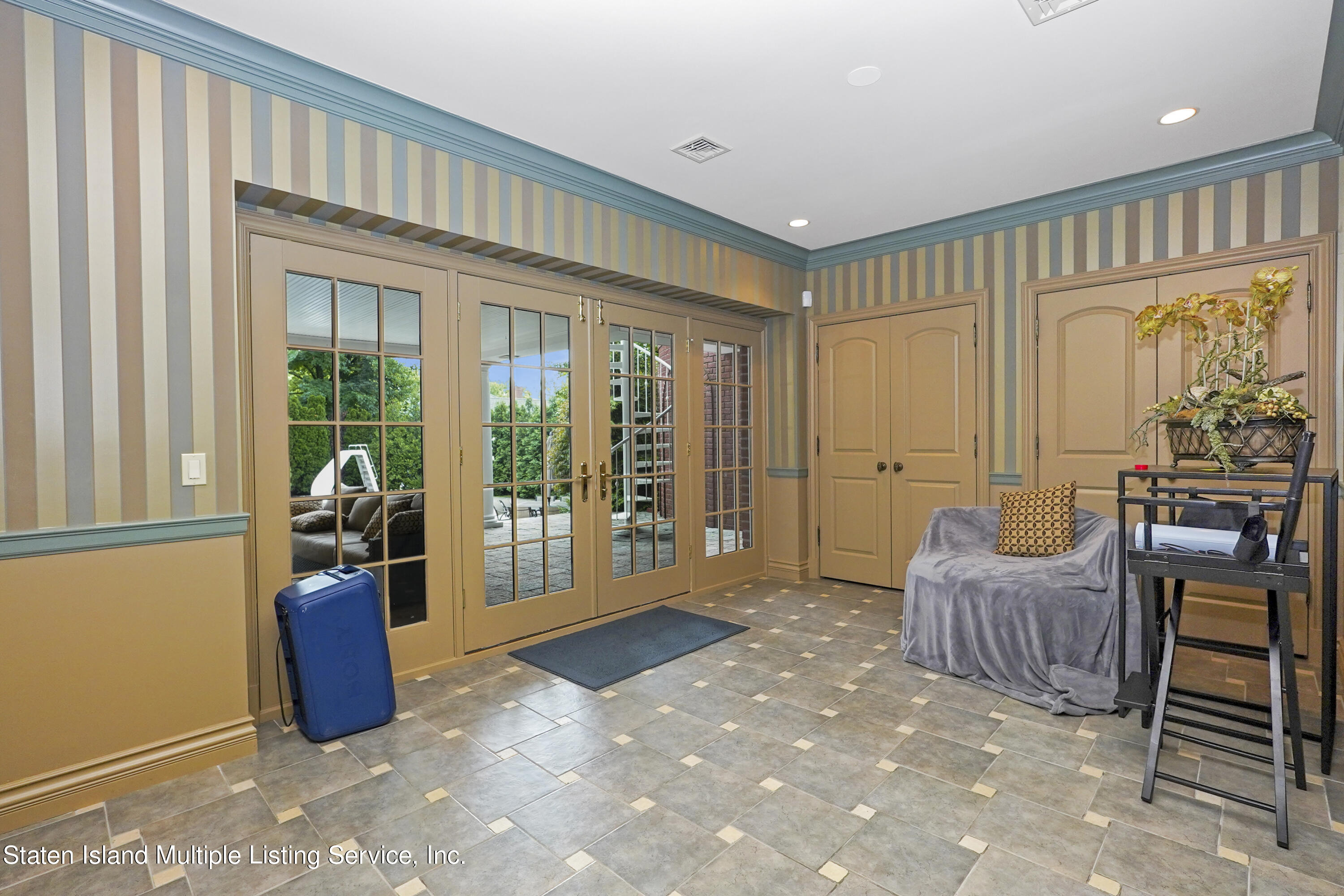 99 Buttonwood Road Staten Island, NY 10304 - Photo 32 of 43 Photo Jan 16 2023, 10 15 02 AM