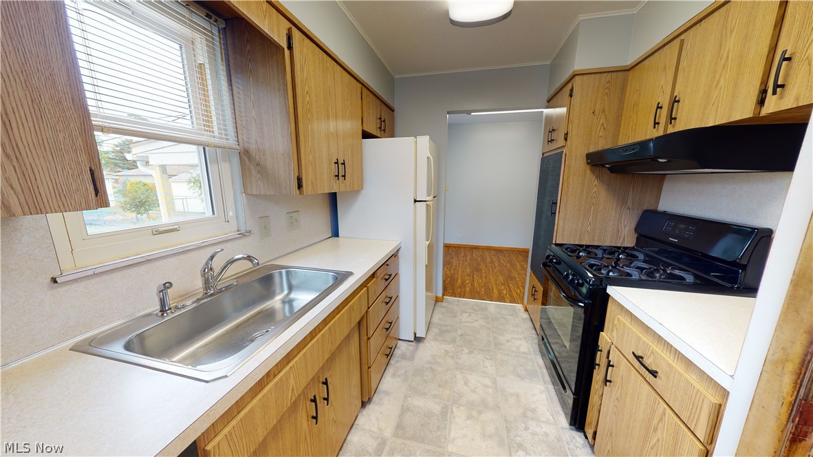 30026 Vineyard Road Willowick, OH 44095 - Photo 7 of 32