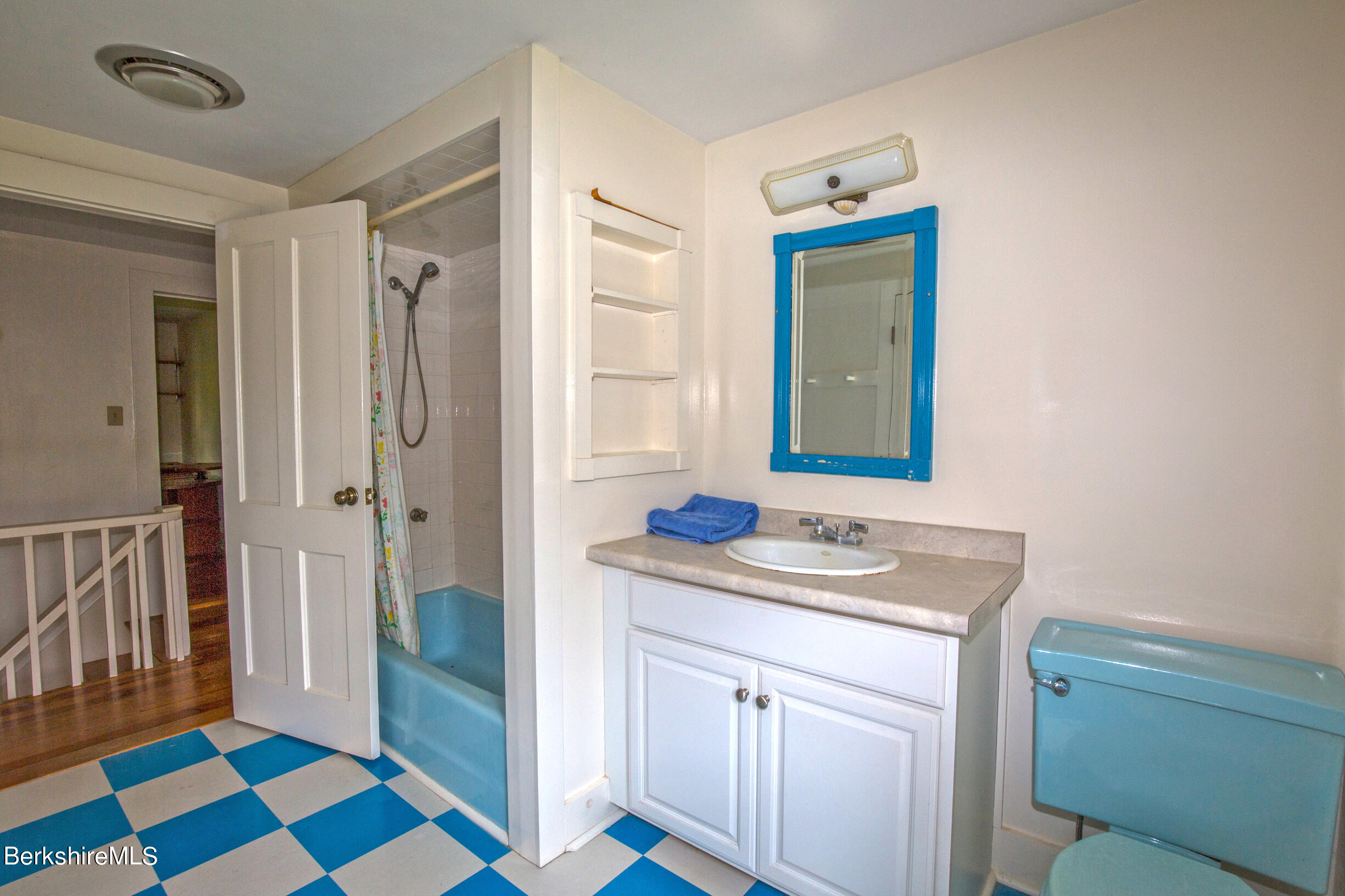 424 Cooper Hill Road Sheffield, MA 01257 - Photo 22 of 45 Tub