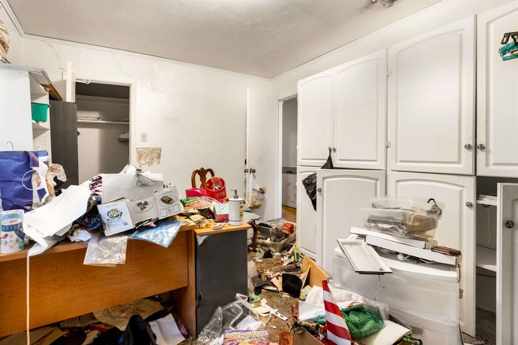 3024 Conflans Road, Unit 3026 Irving, TX 75061 - Photo 14 of 29 a room with furniture and a window