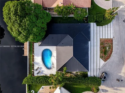 $2,095,000 | 5561 Northeast 28th Avenue, Fort Lauderdale, FL 33308