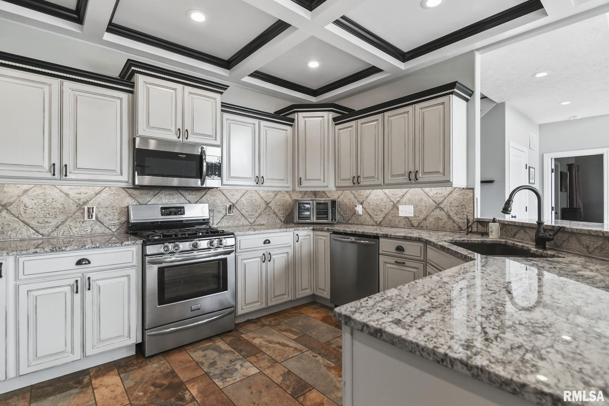 5001 Mountain View Drive Springfield, IL 62711 - Photo 11 of 41 Gallery Image 11