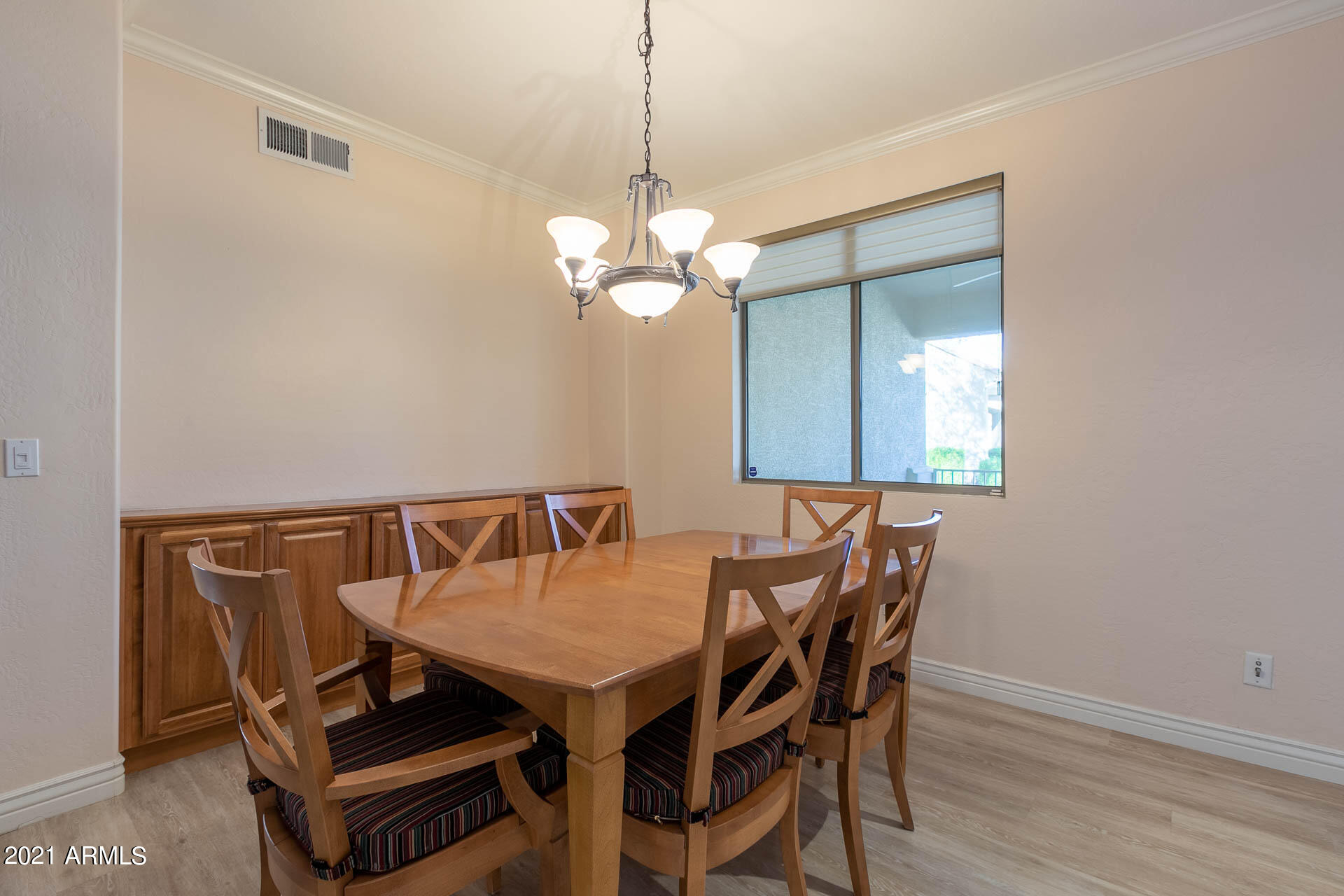 955 East Knox Road, Unit 113 Chandler, AZ 85225 - Photo 5 of 38 Dining Room