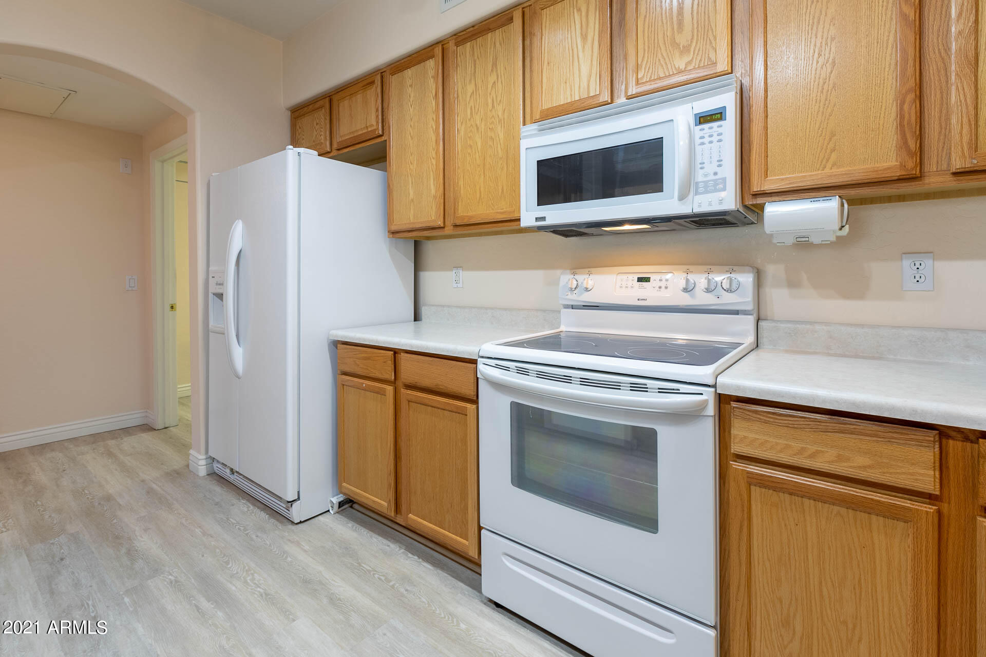 955 East Knox Road, Unit 113 Chandler, AZ 85225 - Photo 8 of 38 Kitchen