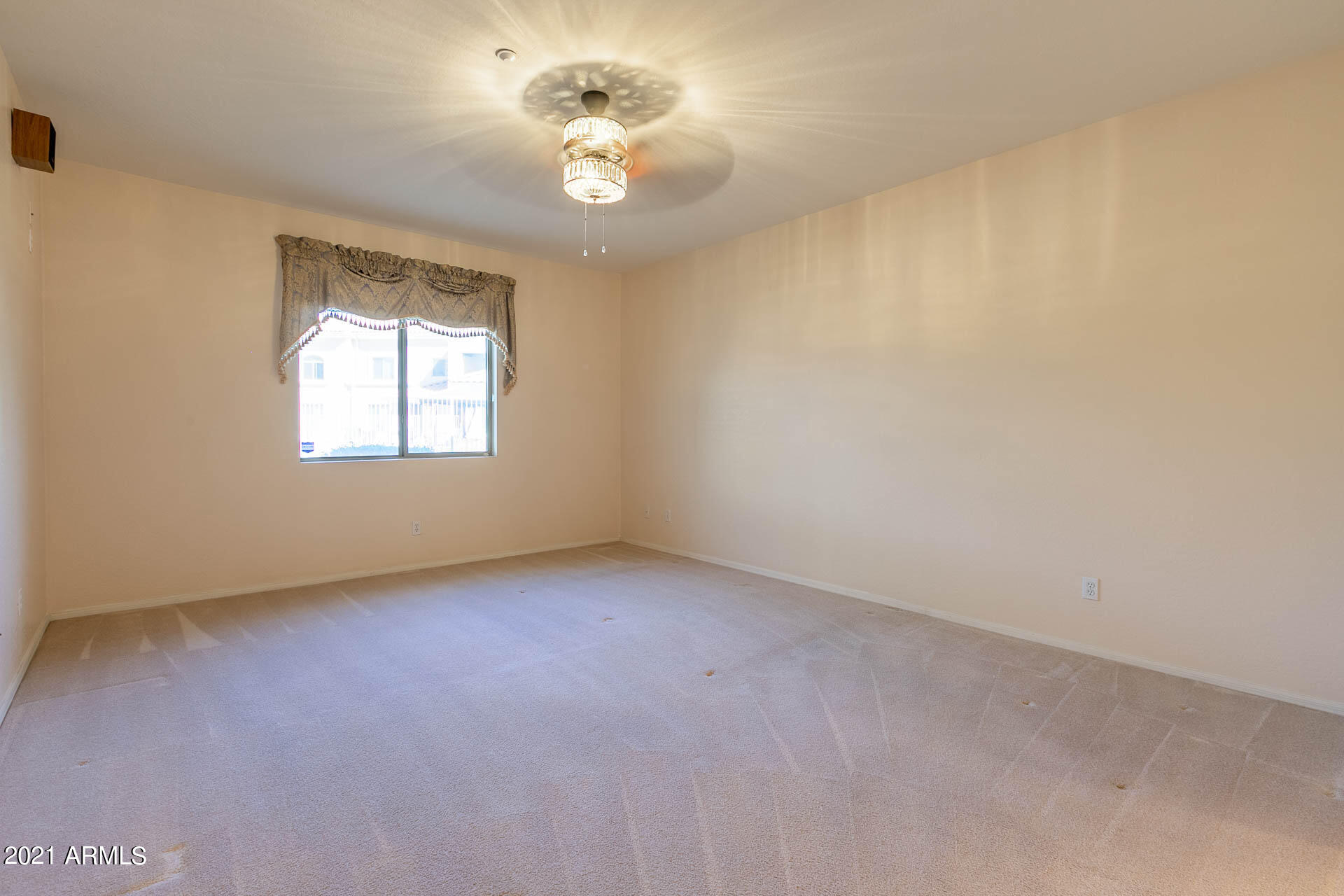 955 East Knox Road, Unit 113 Chandler, AZ 85225 - Photo 10 of 38 Master bedroom