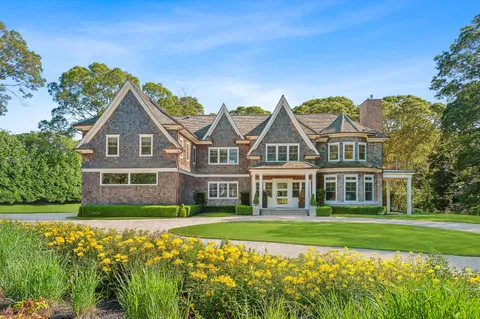 $9,195,000 | 9 Seaponack Drive, Sag Harbor, NY 11963