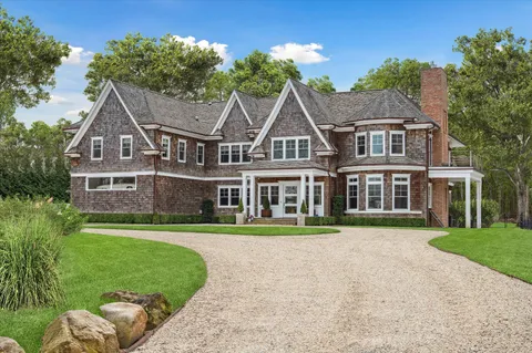 $9,195,000 | 9 Seaponack Drive, Sag Harbor, NY 11963