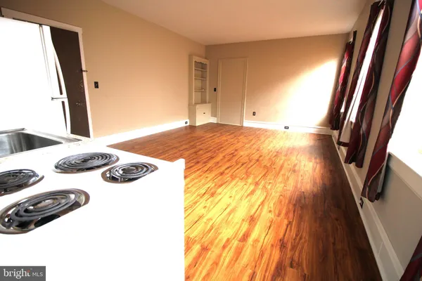 $950 | 135 East Main Street, Unit 1, New Holland, PA 17557