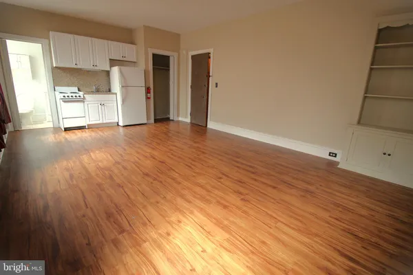 $950 | 135 East Main Street, Unit 1, New Holland, PA 17557