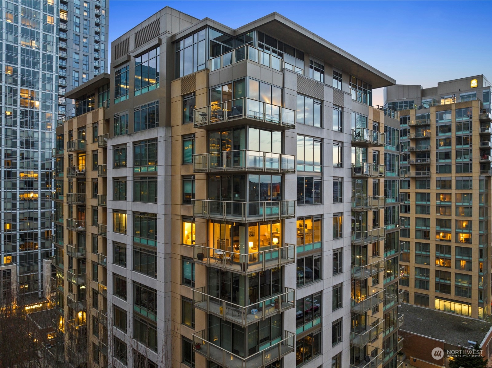 910 Lenora Street, Unit S1003 Seattle, WA 98121 - Photo 28 of 28 a building view