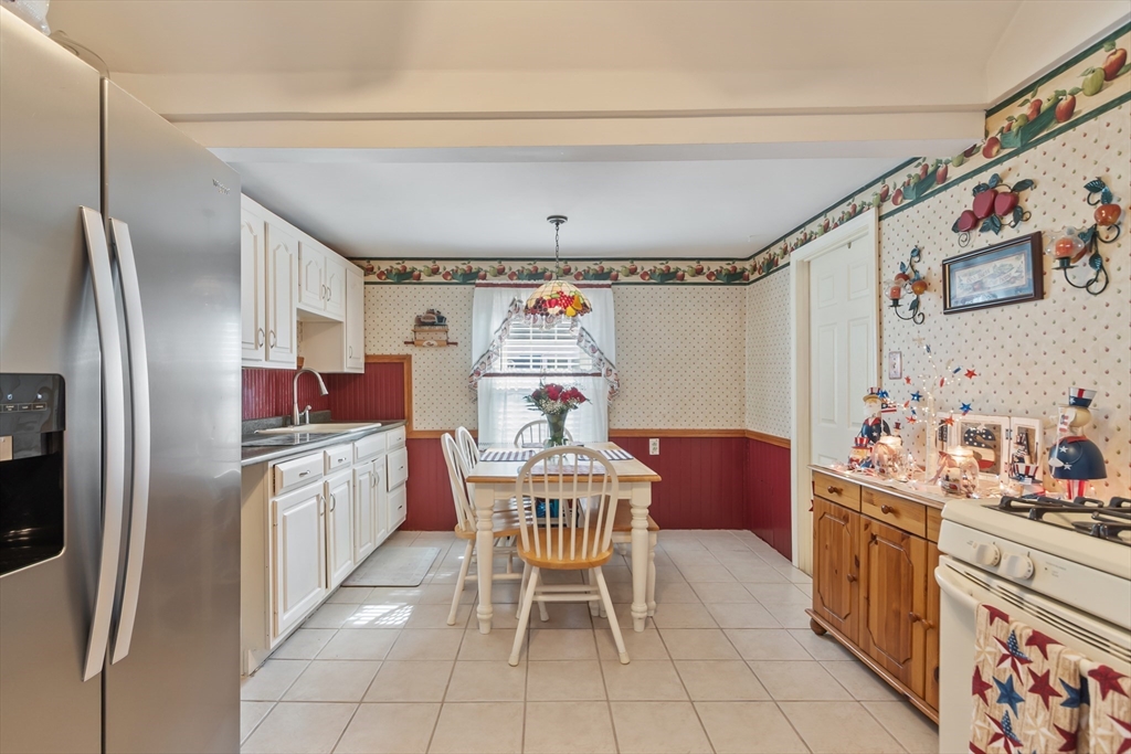 53 Corbett Street Lowell, MA 01852 - Photo 16 of 33