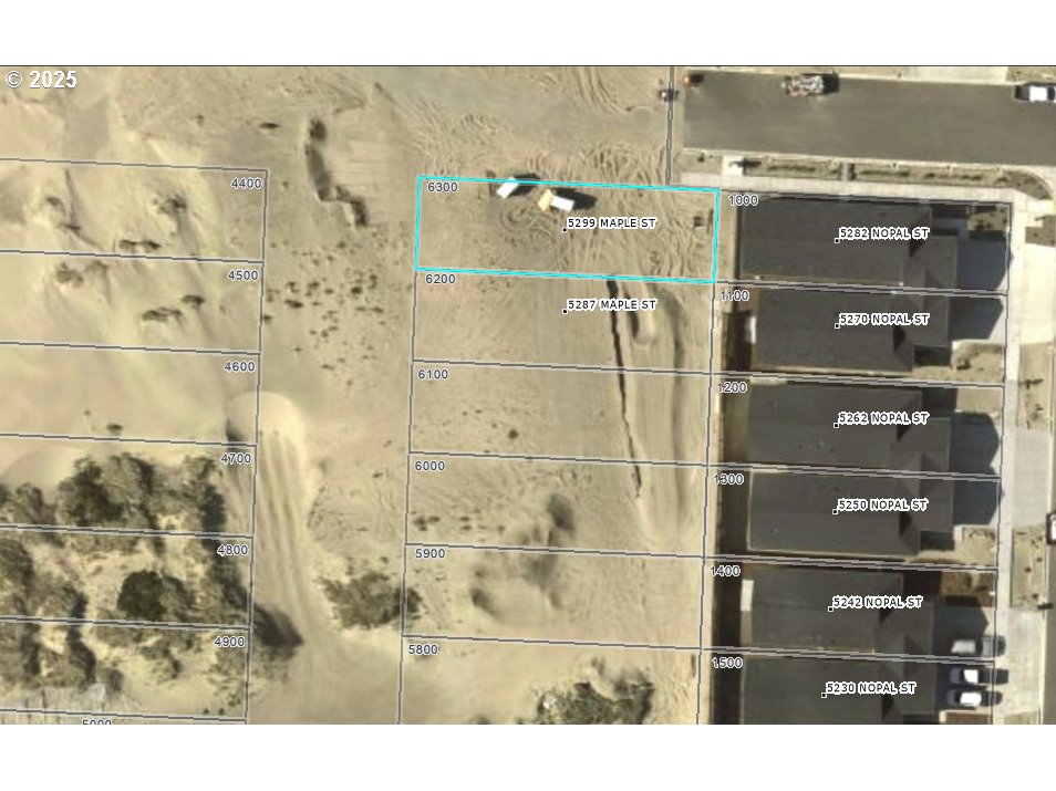 5299 Maple Street Florence, OR 97439 - Photo 5 of 5 a view of a bathroom