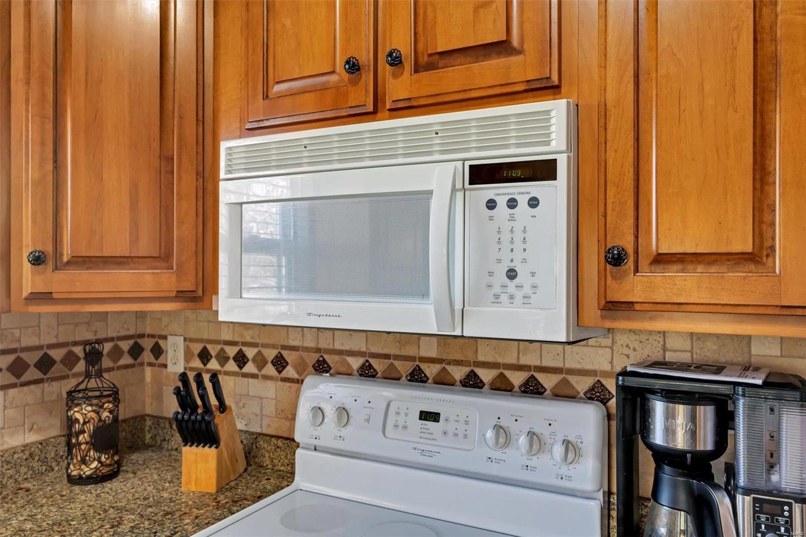 2290 Castlegate Drive Imperial, MO 63052 - Photo 13 of 33