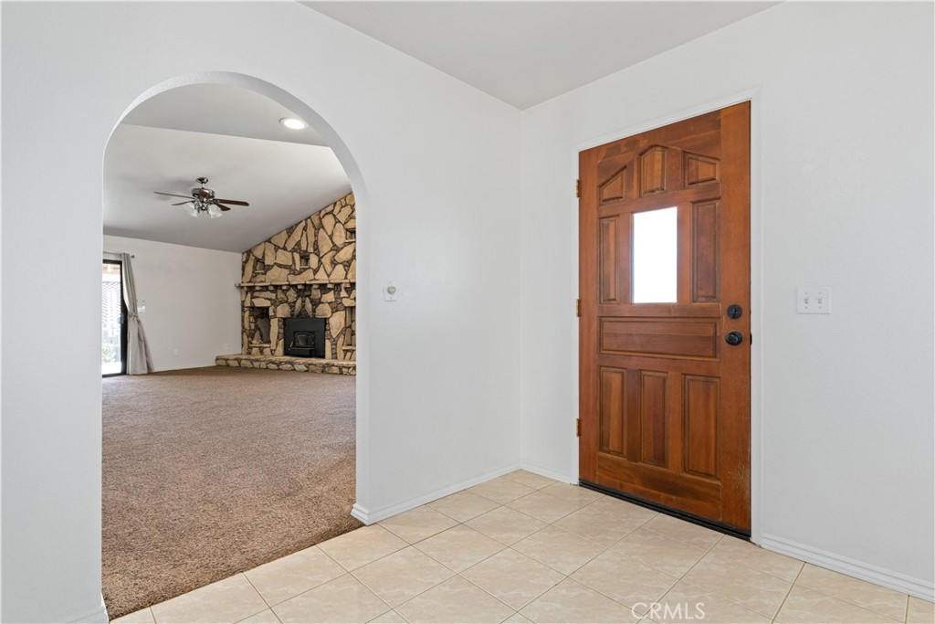 1670 Southfork Place Paso Robles, CA 93446 - Photo 22 of 61 an empty room with windows