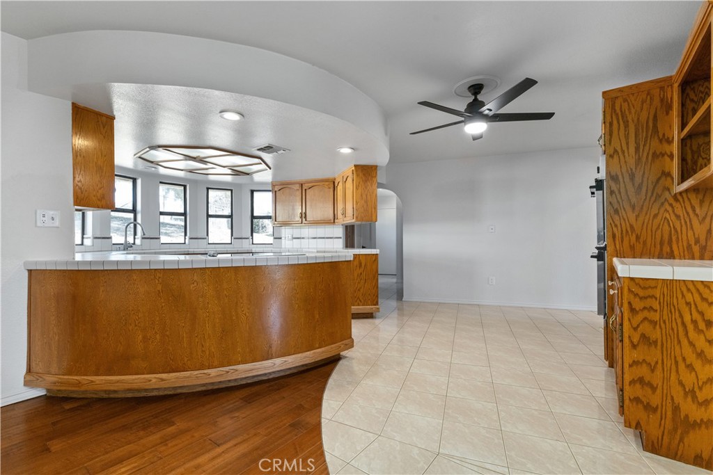1670 Southfork Place Paso Robles, CA 93446 - Photo 33 of 61 a view of a living room with kitchen appliances