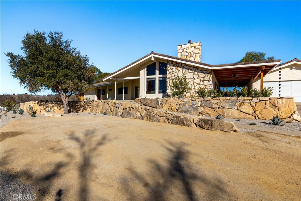 1670 Southfork Place Paso Robles, CA 93446 - Photo 10 of 61 a view of a house with snow on the road