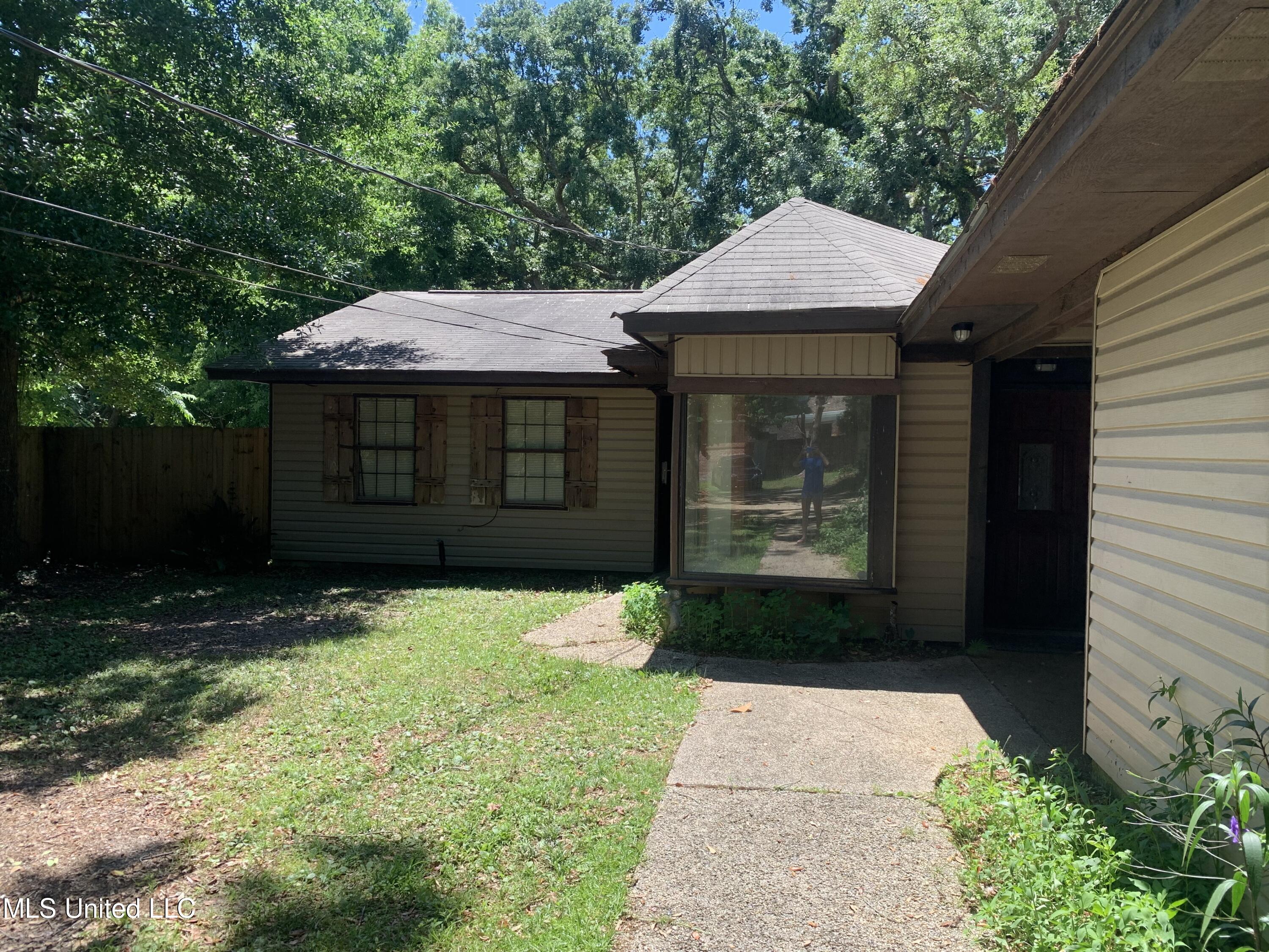 473 Jim Money Road Biloxi, MS 39531 - Photo 2 of 18 JM front yard