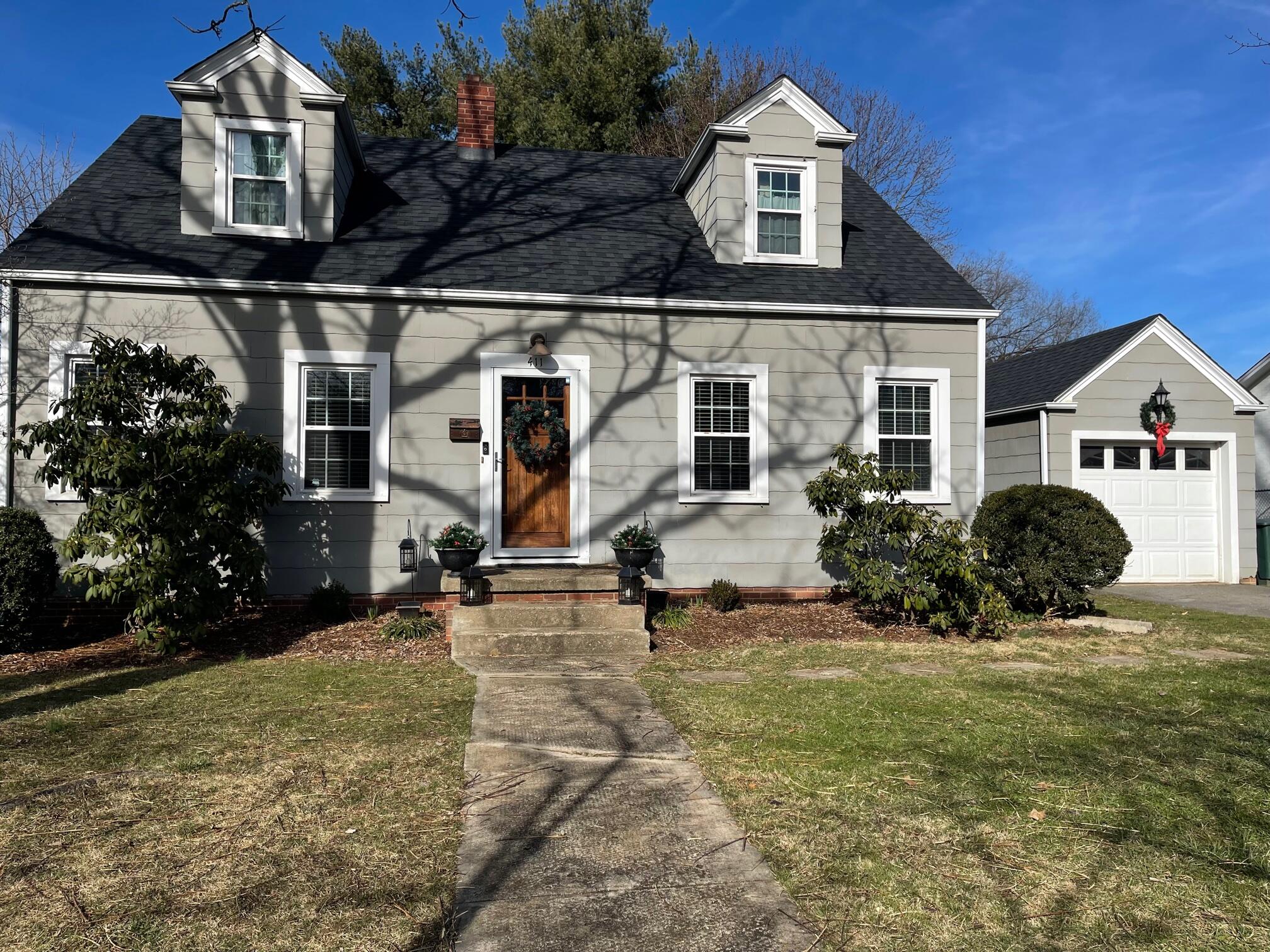 411 West F Street, Elizabethton, TN 37643 Compass