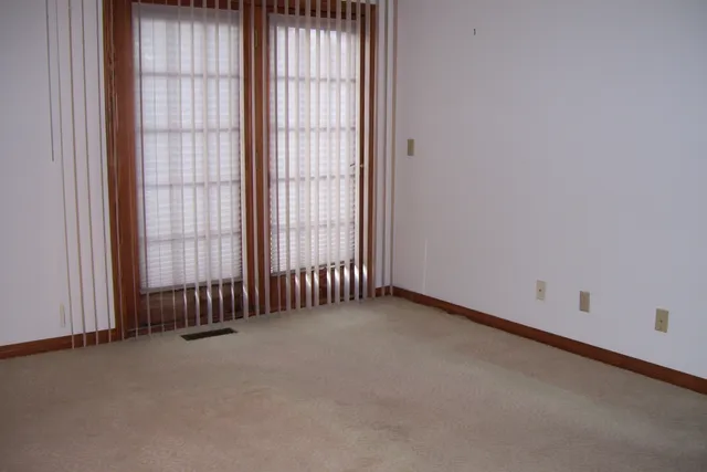 $425,000 | 304 North Chaucer Boulevard, Monticello, IL 61856