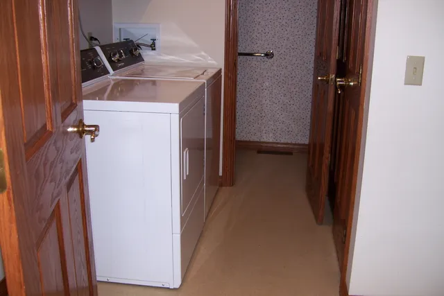 $425,000 | 304 North Chaucer Boulevard, Monticello, IL 61856