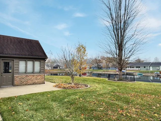 a view of empty room with windows