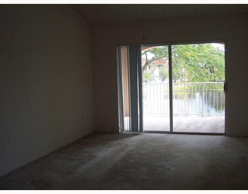 3848 Lyons Road, Unit 2081 Coconut Creek, FL 33073 - Photo 2 of 12 Living Room