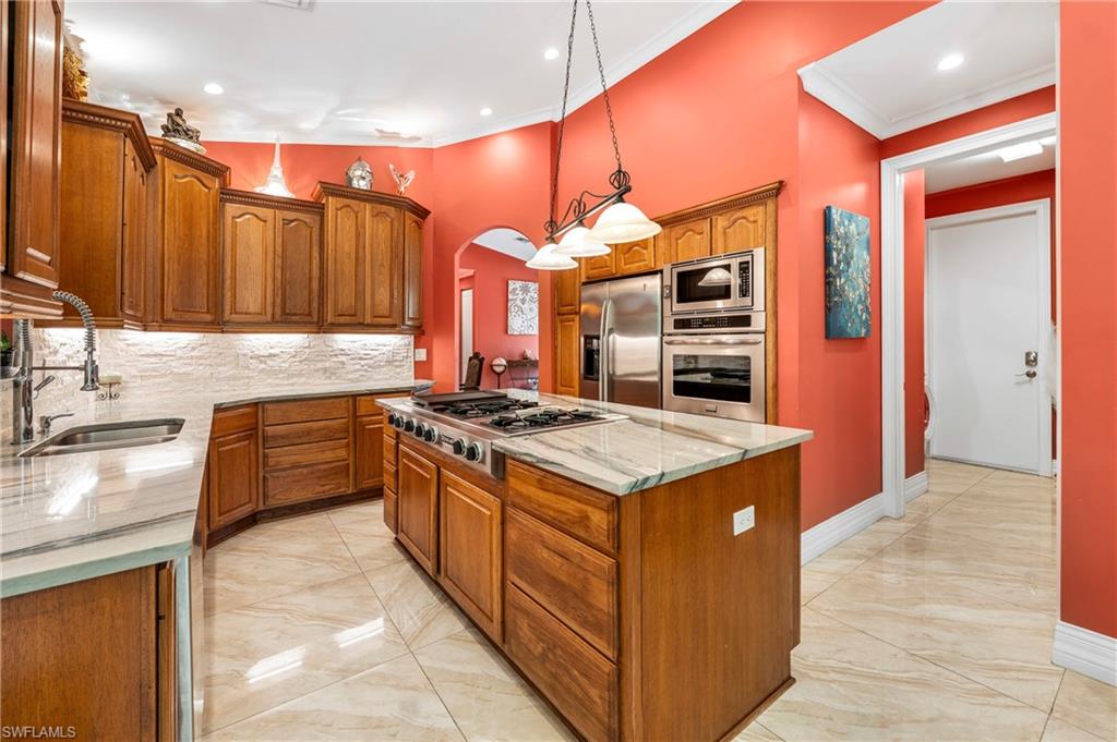 556 6th Street Southeast Naples, FL 34117 - Photo 16 of 47
