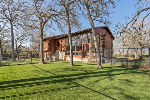 $950,000 | 180 Bradley Lane, Rosanky, TX 78953