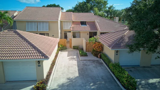 $6,000 | 293 Old Meadow Way, Palm Beach Gardens, FL 33418