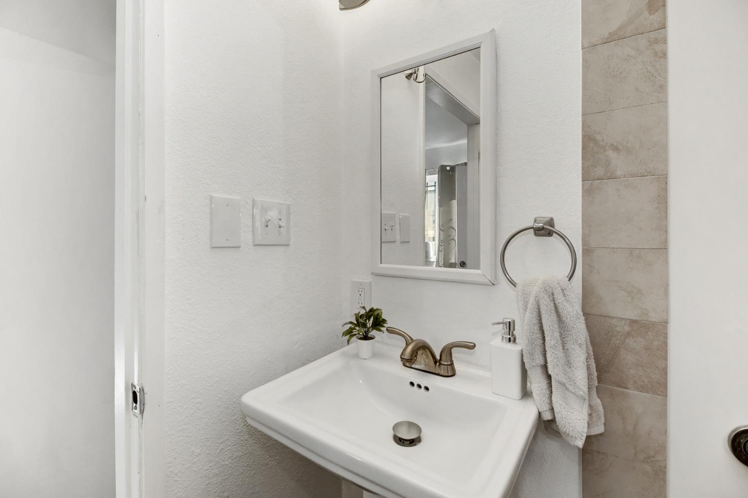 1916 17th Street Sacramento, CA 95811 - Photo 16 of 33