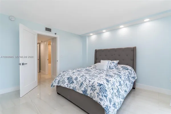 $10,000 | 3912 South Ocean Boulevard, Unit 306, Highland Beach, FL 33487