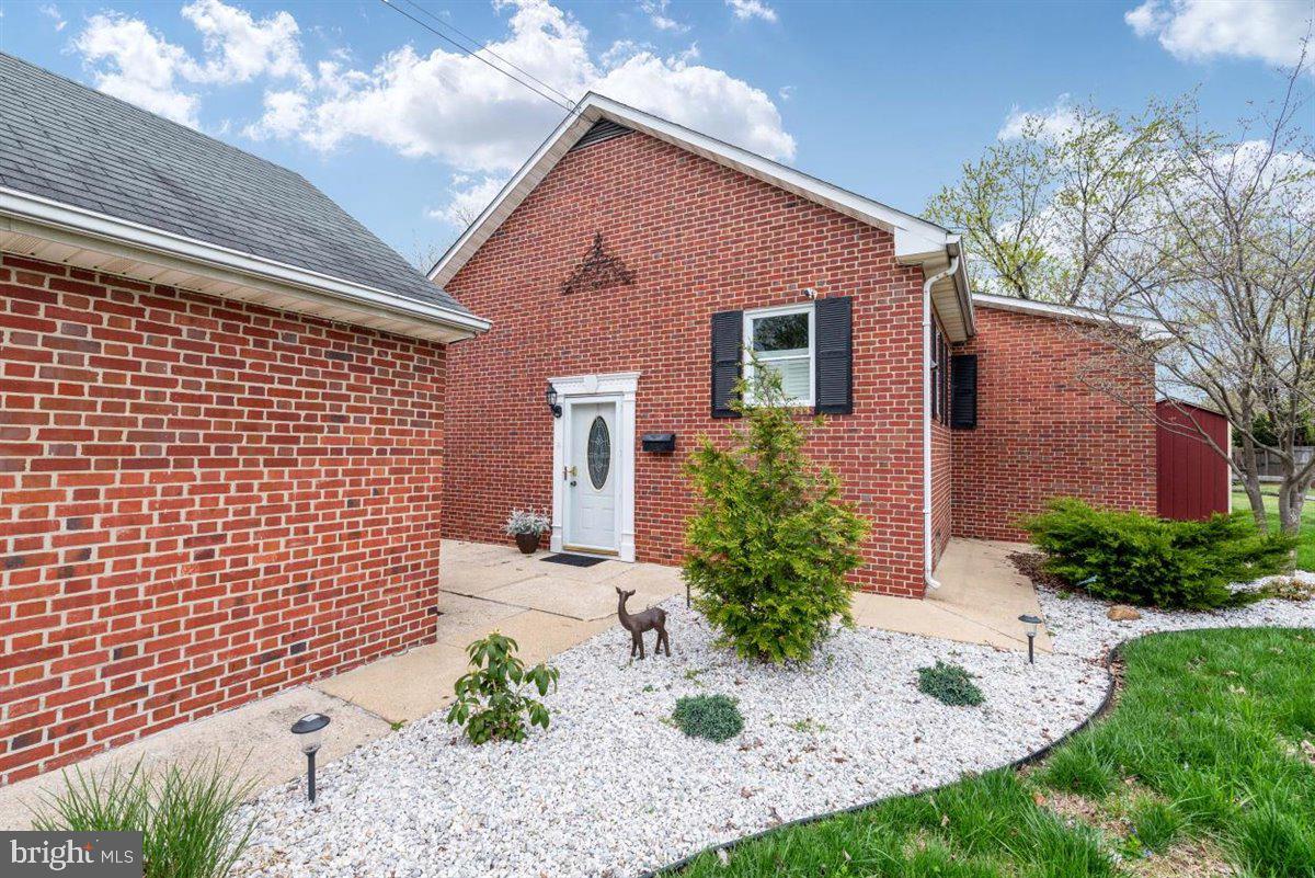 268 Harlem Road Pasadena, MD 21122 - Photo 2 of 31 Gallery Image 2