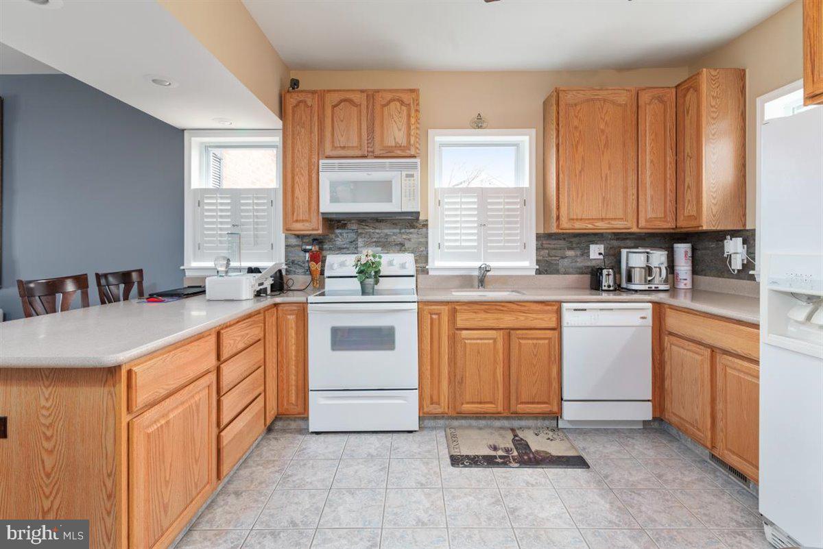 268 Harlem Road Pasadena, MD 21122 - Photo 12 of 31 Open kitchen