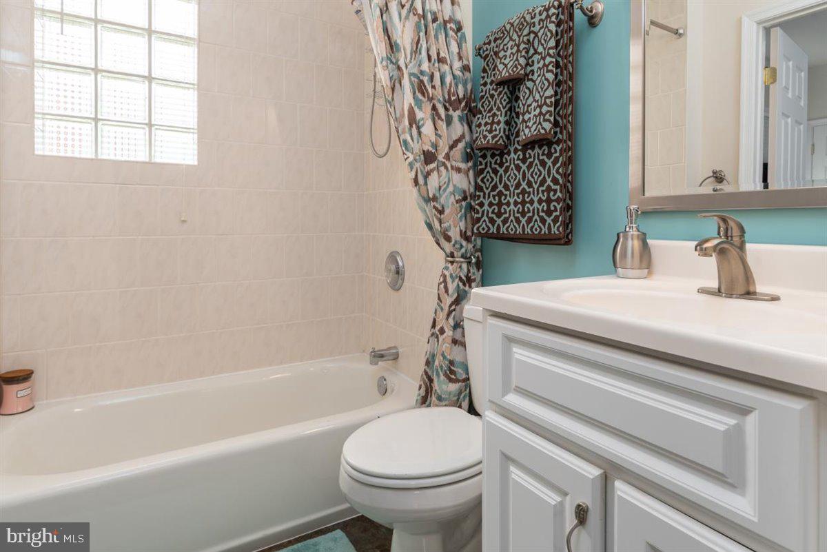 268 Harlem Road Pasadena, MD 21122 - Photo 23 of 31 Full bathroom
