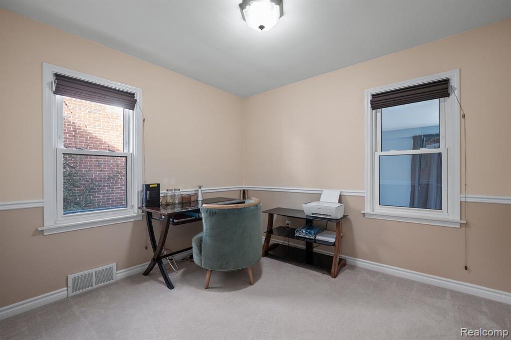 2064 Oxford Road Grosse Pointe Woods, MI 48236 - Photo 15 of 28