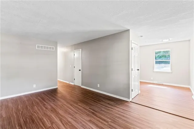 $295,000 | 14832 East Nickell Avenue, Independence, MO 64050