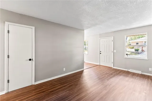 $295,000 | 14832 East Nickell Avenue, Independence, MO 64050