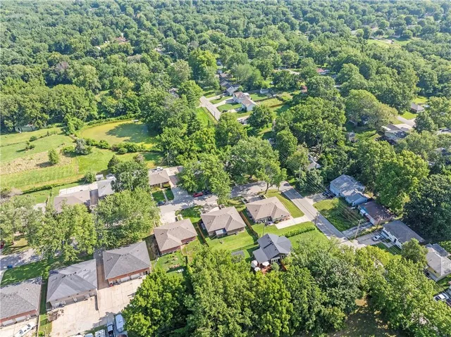 $295,000 | 14832 East Nickell Avenue, Independence, MO 64050