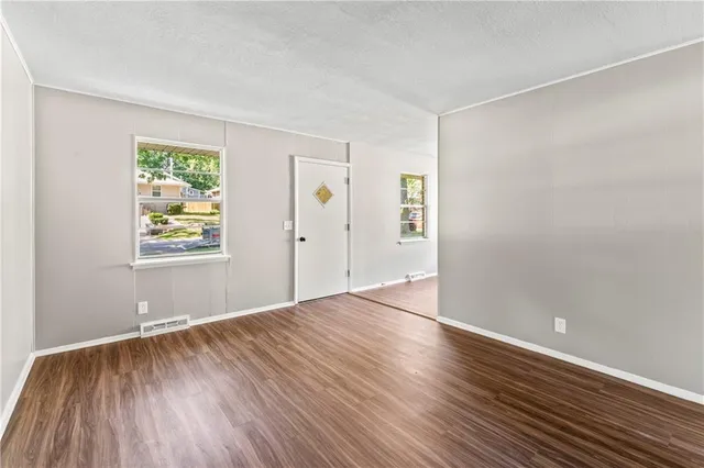 $295,000 | 14832 East Nickell Avenue, Independence, MO 64050