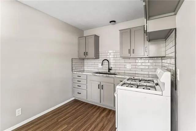 $295,000 | 14832 East Nickell Avenue, Independence, MO 64050